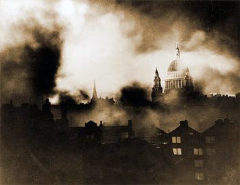 St Paul's Cathedral, World War II (City of London, England: 1940)